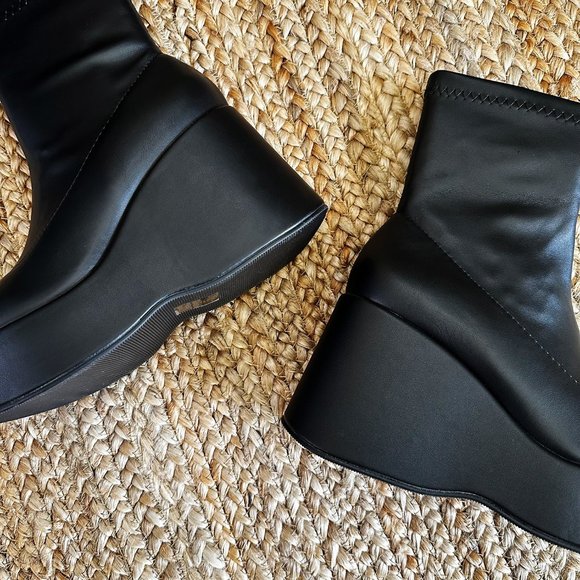 NEW Black Stretchy Platform Wedge Heel Sock Fitted Ankle Boot Booties Pull-On - Picture 4 of 5
